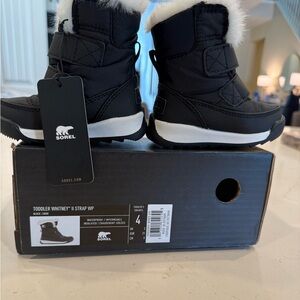 Kids Sorel boots. NIB. NWT. Toddler size 4. Whitney II Strap.